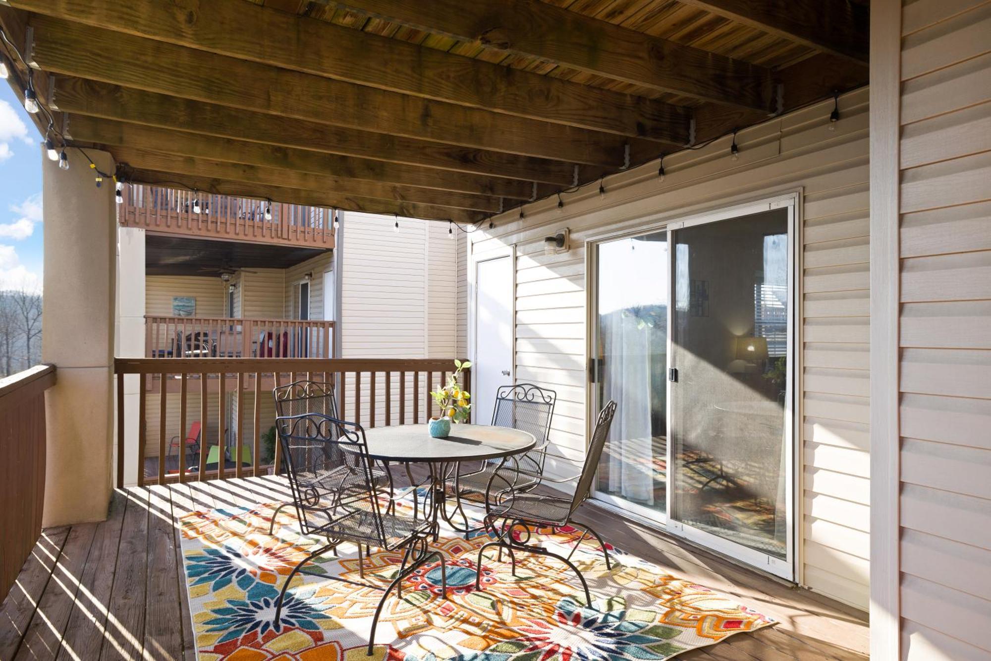 Walk-In, No Stairs Condo, Pets Welcome, 4 Mins To Silver Dollar City, 14 Mins To Ball Park Of America, Amazing Ozark Mountian Views Бренсон Екстер'єр фото