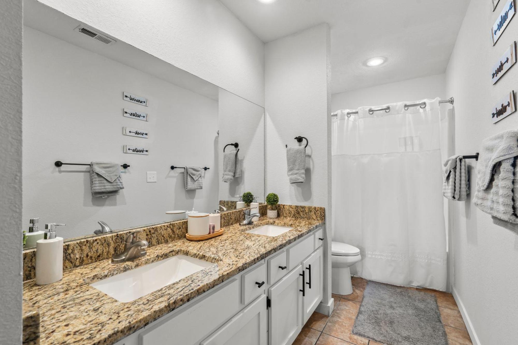 Walk-In, No Stairs Condo, Pets Welcome, 4 Mins To Silver Dollar City, 14 Mins To Ball Park Of America, Amazing Ozark Mountian Views Бренсон Екстер'єр фото