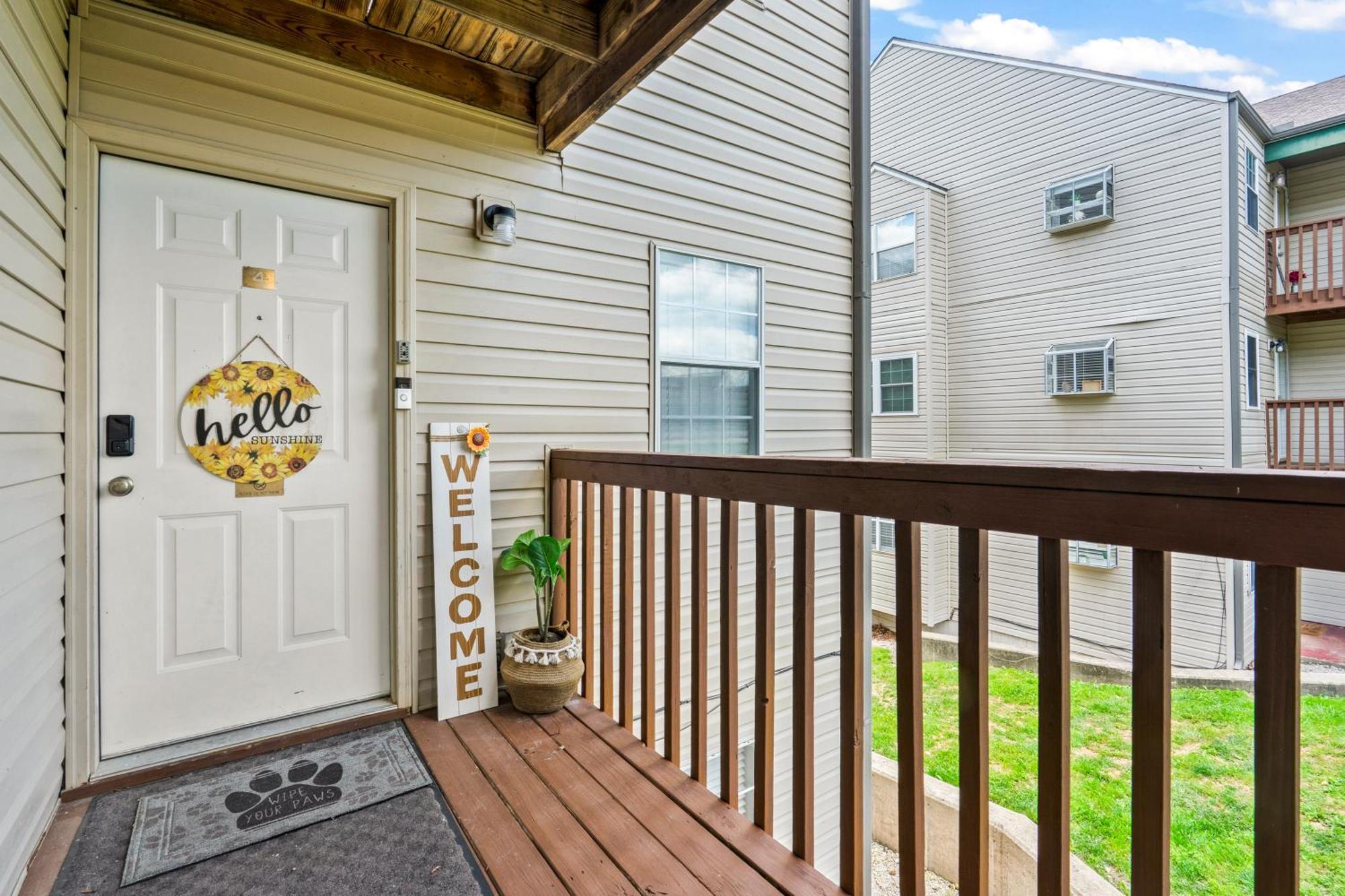 Walk-In, No Stairs Condo, Pets Welcome, 4 Mins To Silver Dollar City, 14 Mins To Ball Park Of America, Amazing Ozark Mountian Views Бренсон Екстер'єр фото